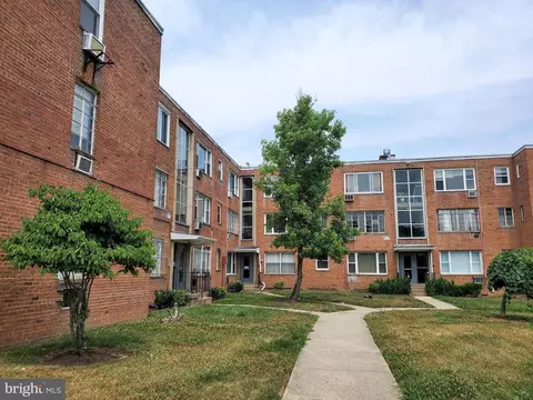 4002 E Street St SE #104, Washington, DC 20019