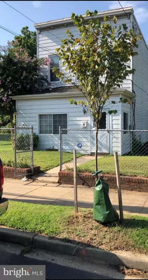 4401 Douglas St NE, Washington, DC 20019