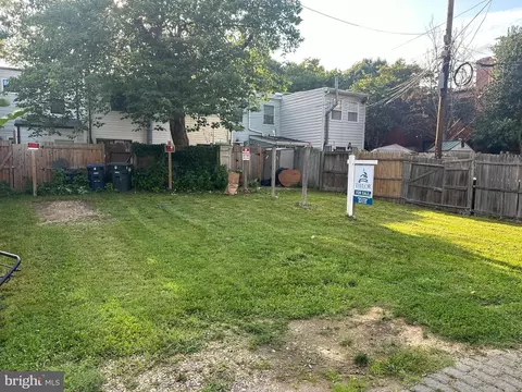 08 14th St SE #REAR, Washington, DC 20003 photo 2