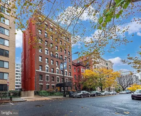 1125 12th St NW #33, Washington, DC 20005
