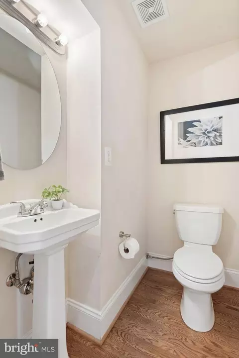 1215 18th St NE, Washington, DC 20002 photo 15