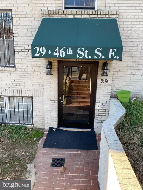 29 46th St SE #2, Washington, DC 20019
