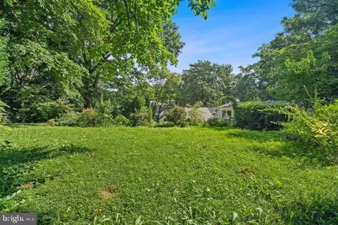 2258 48th St NW, Washington, DC 20007 photo 4