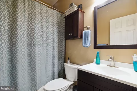 7 15th St SE, Washington, DC 20003 photo 8
