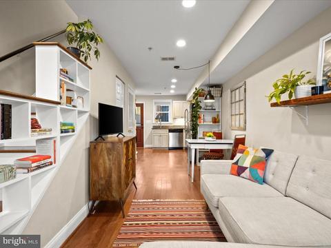 1536 Levis St NE, Washington, DC 20002 photo 2