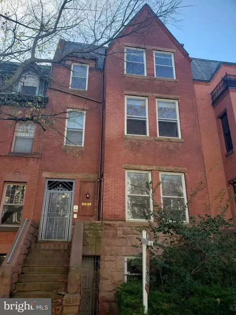 2032 O St NW, Washington, DC 20036