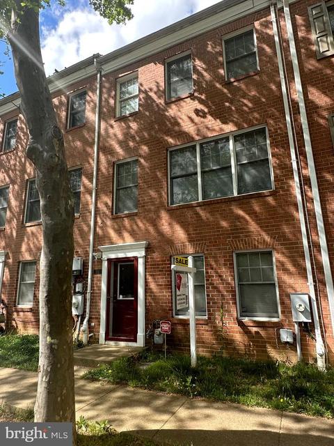 866 Hr Dr SE, Washington, DC 20032