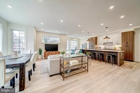 424 R St NW #B, Washington, DC 20001