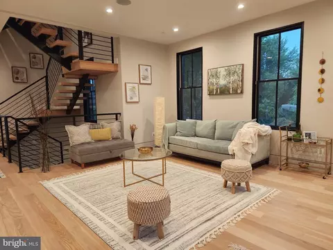 409 New Jersey Ave SE, Washington, DC 20003 photo 2