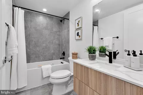 2216 40th Pl NW # 4, Washington, DC 20007 photo 15