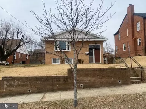 112 47th St NE, Washington, DC 20019
