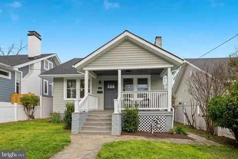 2839 27th St NE, Washington, DC 20018