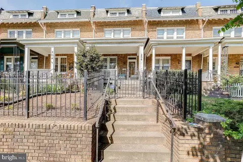 206 17th St NE, Washington, DC 20002 photo 1