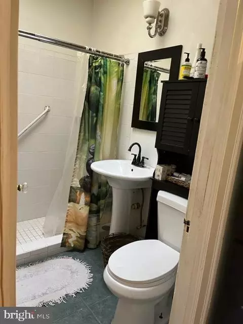 206 17th St NE, Washington, DC 20002 photo 9