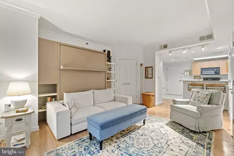 777 7th St NW #723, Washington, DC 20001