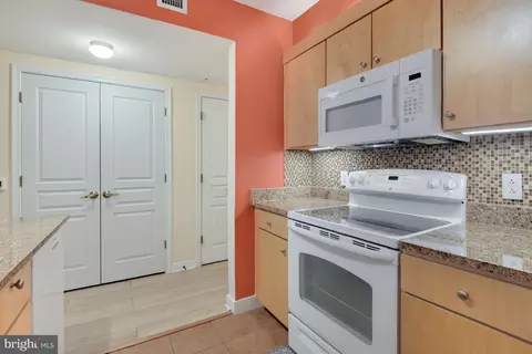616 E Street NW #907, Washington, DC 20004 photo 8