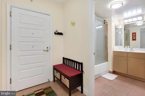 616 E Street NW #907, Washington, DC 20004 photo 2