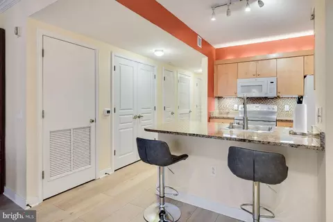 616 E Street NW #907, Washington, DC 20004 photo 9