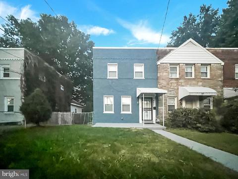 422 Oakwood St SE, Washington, DC 20032