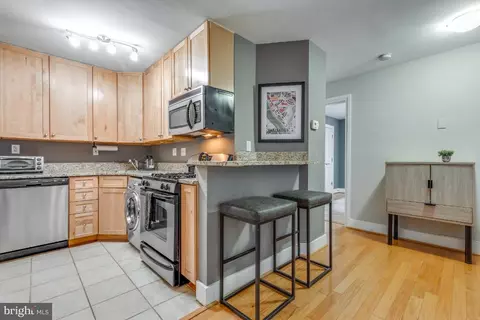 4840 Macarthur Blvd NW #403, Washington, DC 20007