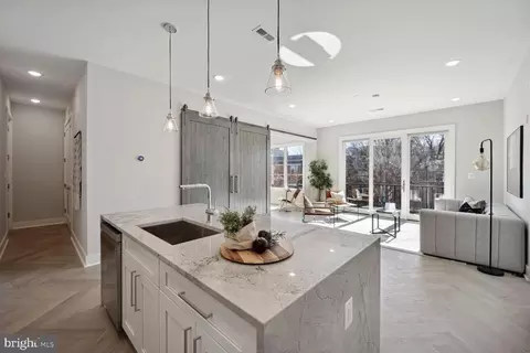 1240 Raum St NE #21, Washington, DC 20002