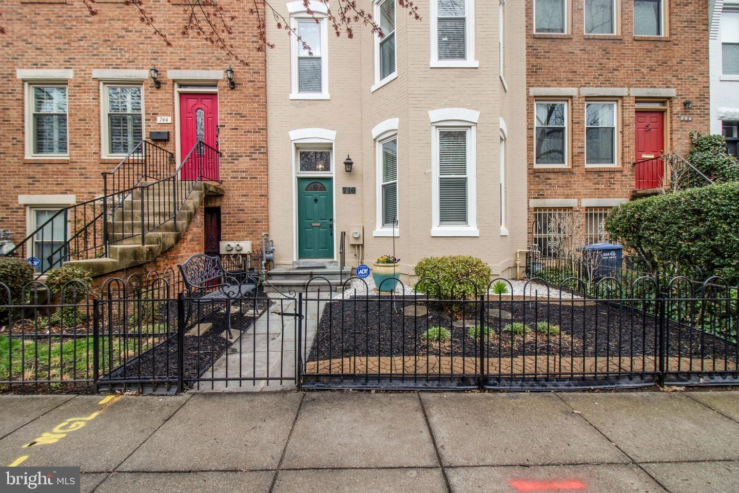 746 13th St SE, Washington, DC 20003 photo 3