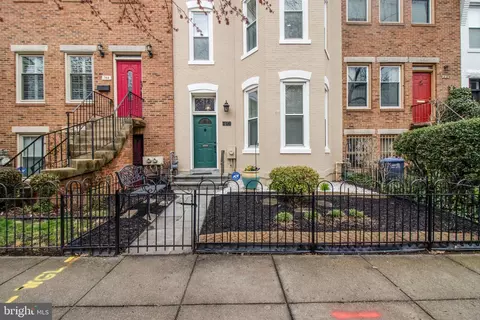 746 13th St SE, Washington, DC 20003 photo 3