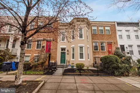 746 13th St SE, Washington, DC 20003