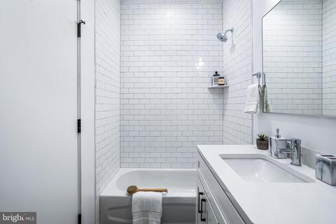 1016 17th Pl NE #107, Washington, DC 20002 photo 6