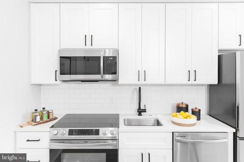 1016 17th Pl NE #107, Washington, DC 20002