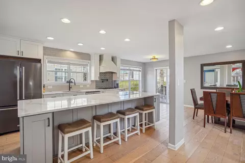 2417 17th St NE, Washington, DC 20018