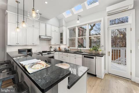 331 6th St SE, Washington, DC 20003 photo 14