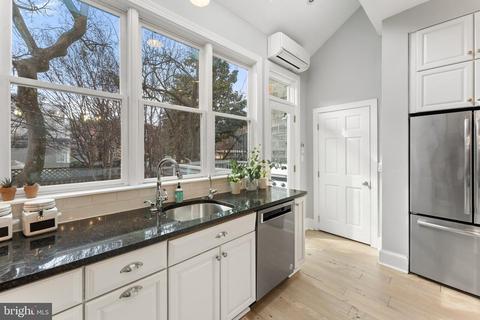 331 6th St SE, Washington, DC 20003 photo 18