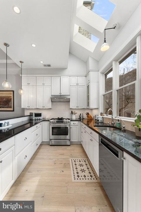 331 6th St SE, Washington, DC 20003 photo 15