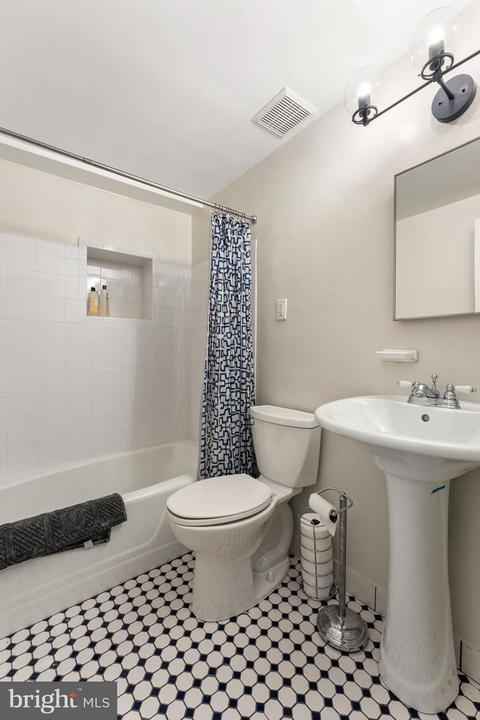 331 6th St SE, Washington, DC 20003 photo 37
