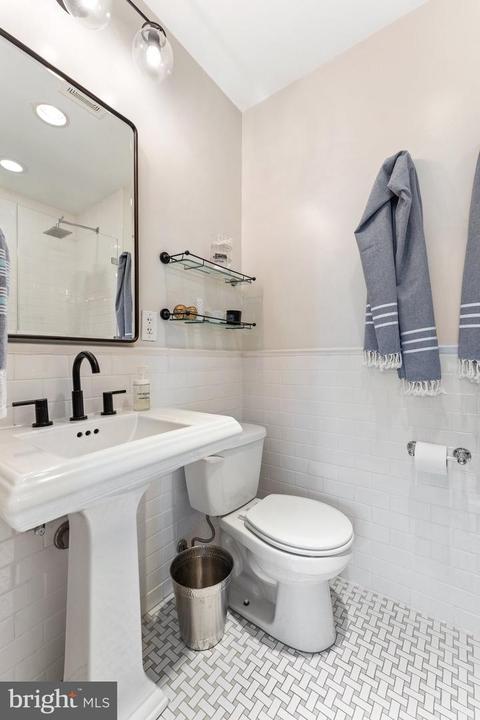 331 6th St SE, Washington, DC 20003 photo 25