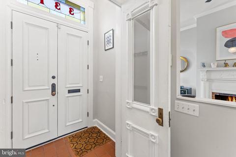331 6th St SE, Washington, DC 20003 photo 4