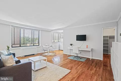 5112 Macarthur Blvd NW #201, Washington, DC 20016