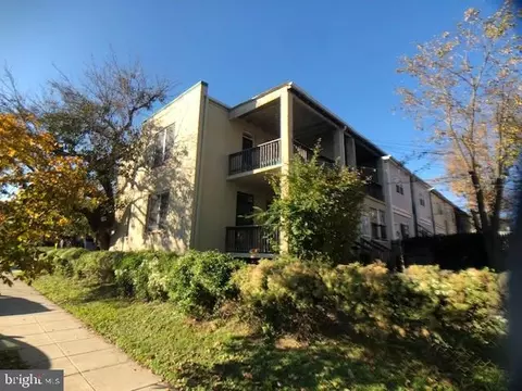 264 16th St SE, Washington, DC 20003 photo 3