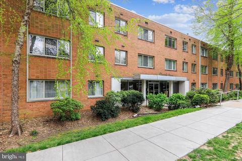 2710 Macomb St NW #419, Washington, DC 20008