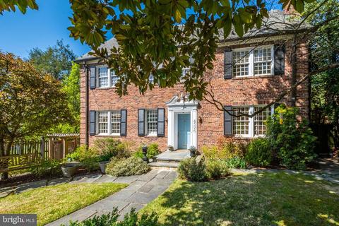 4526 29th St NW, Washington, DC 20008