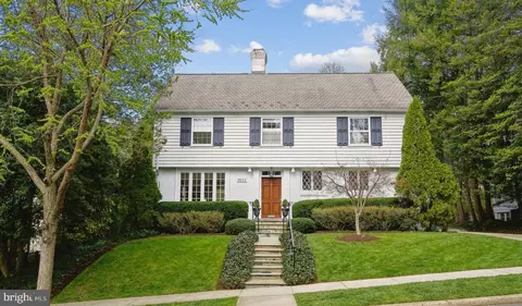 5011 Macomb St NW, Washington, DC 20016