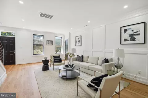 1689 35th St NW, Washington, DC 20007 photo 3