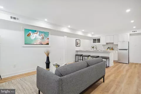 1689 35th St NW, Washington, DC 20007 photo 12