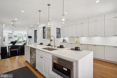 1689 35th St NW, Washington, DC 20007 photo 4
