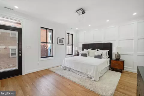 1689 35th St NW, Washington, DC 20007 photo 8