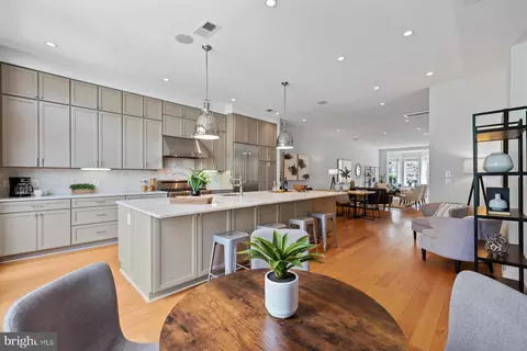 1459 S Street St NW #2, Washington, DC 20009