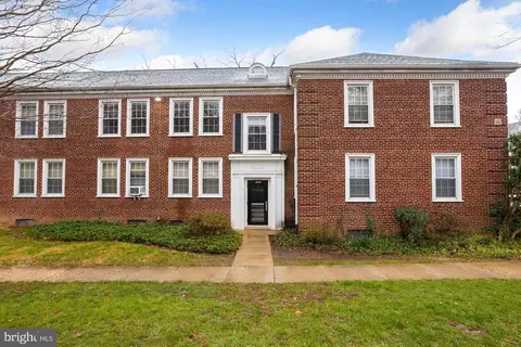 2820 31st St SE #719B, Washington, DC 20020
