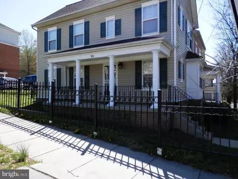 915 Blakney Ln SE, Washington, DC 20032