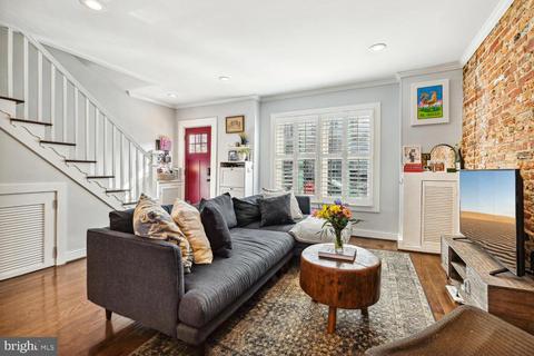 1912 35th Pl NW, Washington, DC 20007